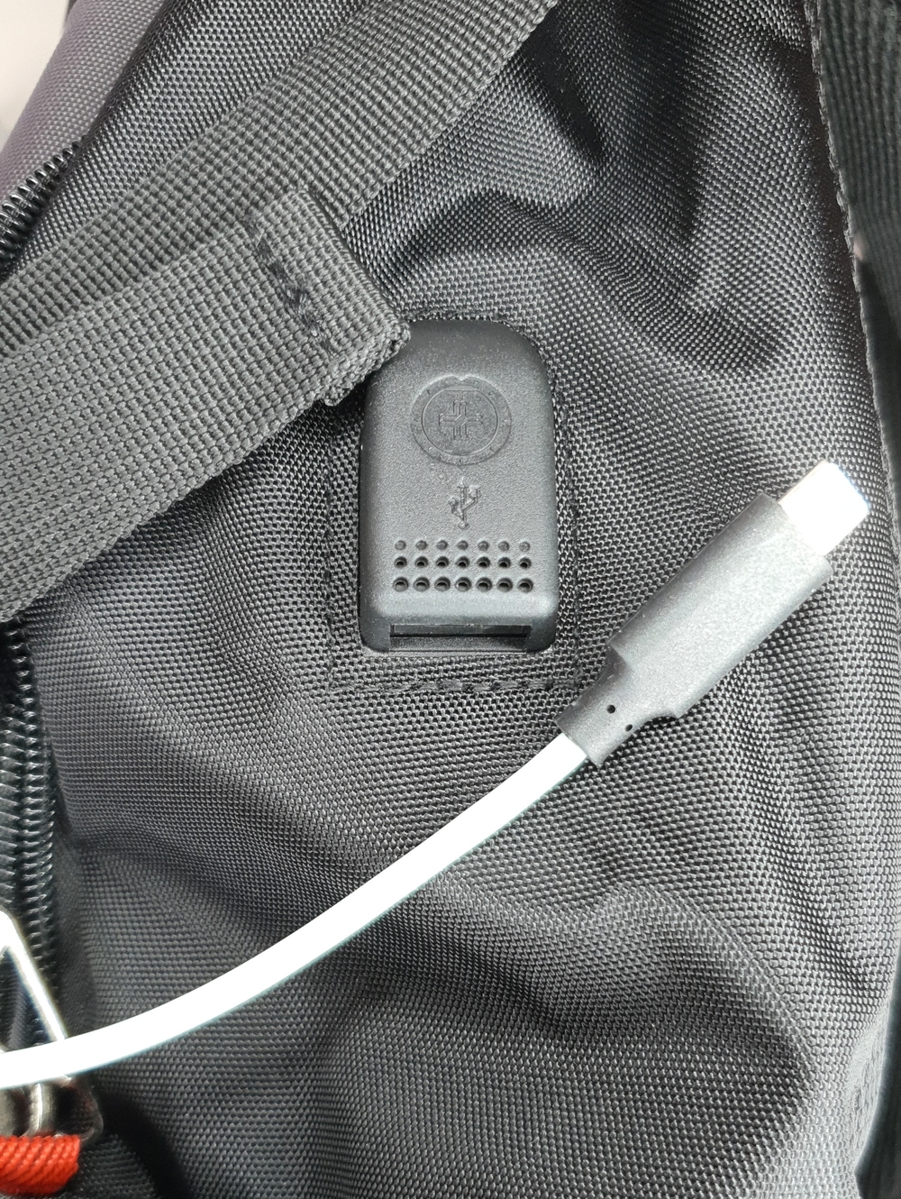 Swissdigital Design Laptop Backpack with USB Charging Port Travel Backpack NWT - Picture 5 of 16